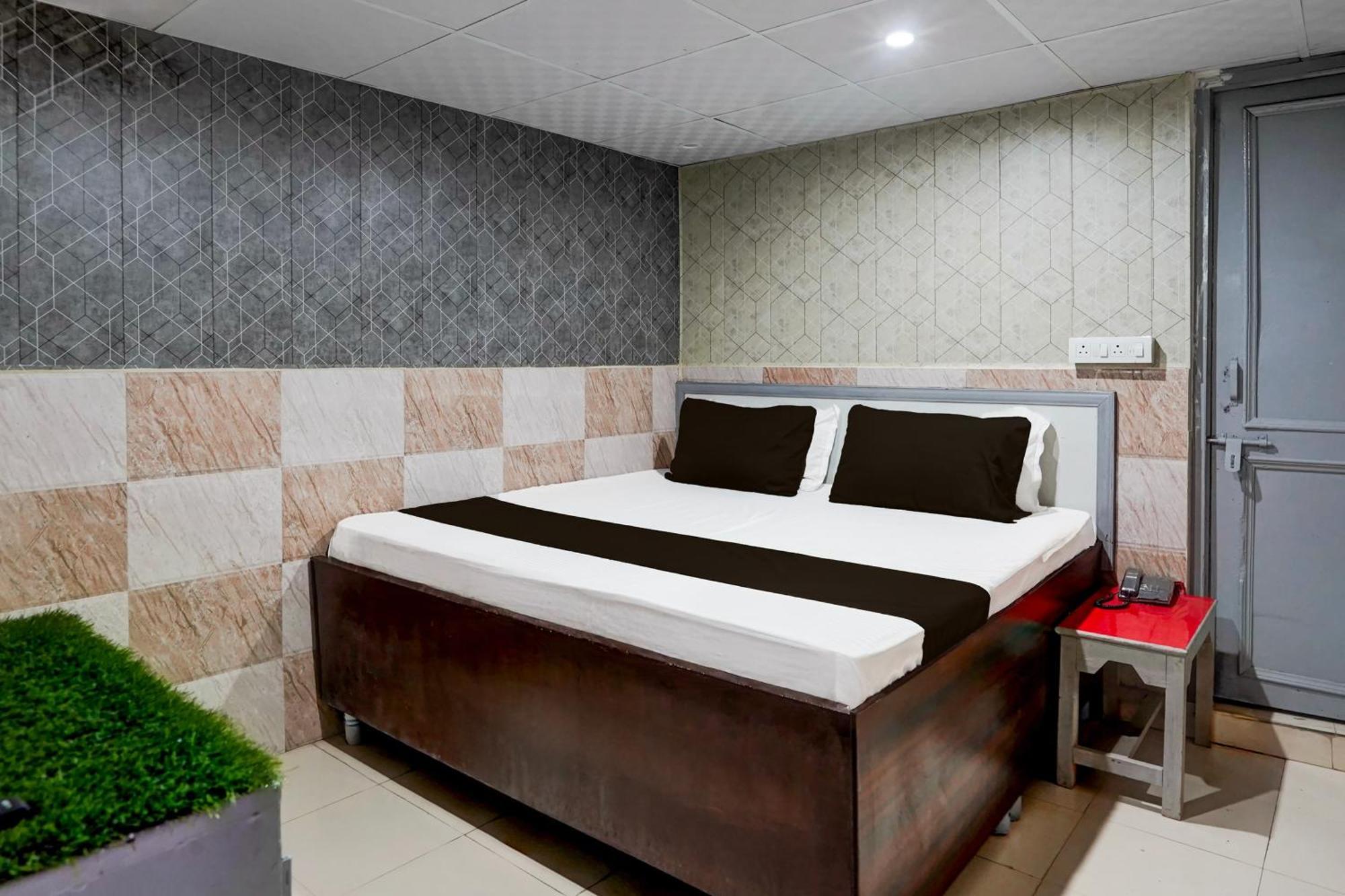Hotel O Anant Ghaziabad Luaran gambar